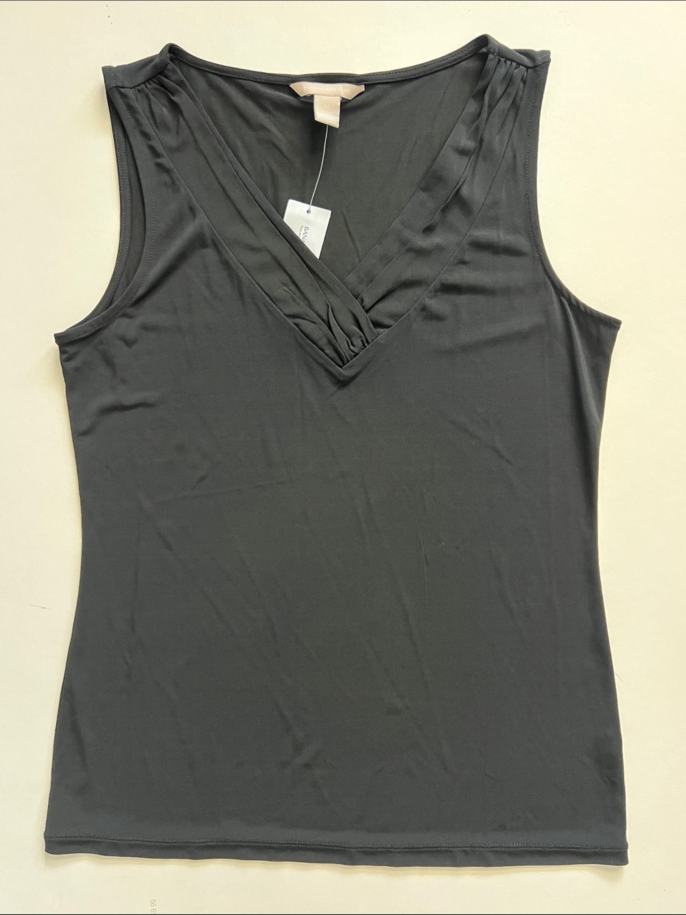 Banana Republic Women’s Black Sleeveless V-Neck Top